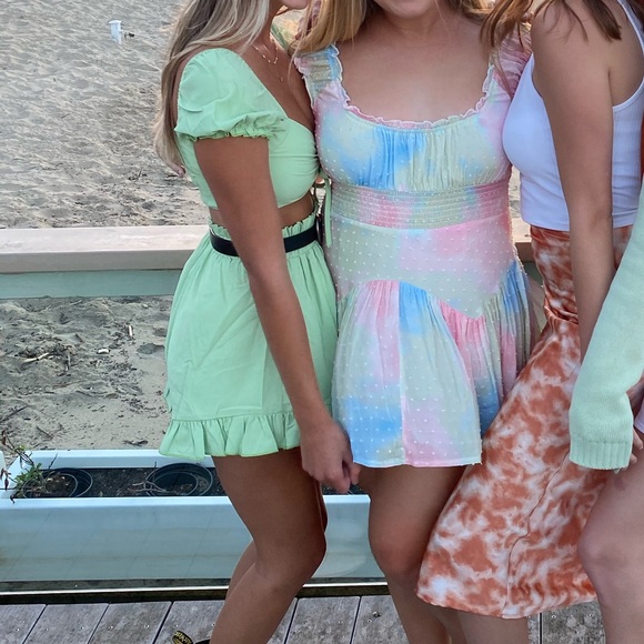 Princess Polly Light Green Ruffle Set - Picture 2 of 4